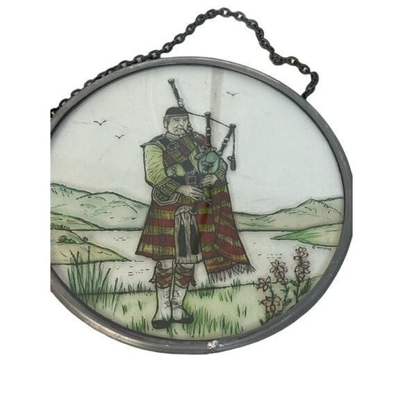 Scottish Bagpipe player suncatcher stained glass 6"